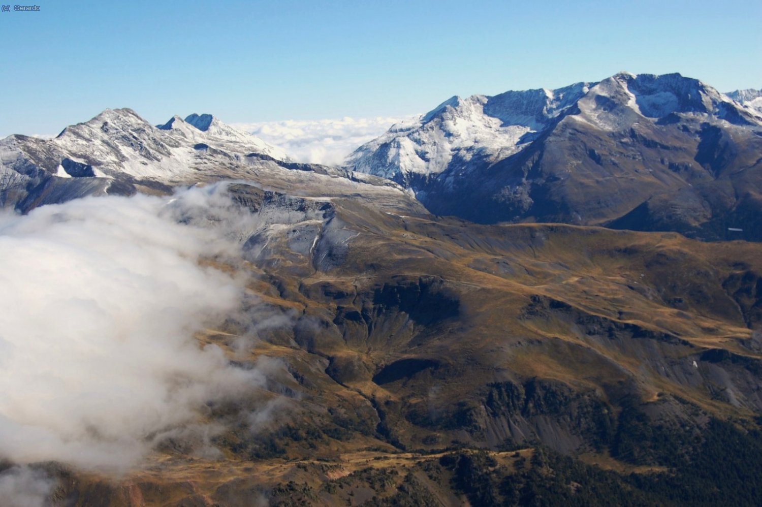 Seguimos girando poco a poco hacia la derecha: Culfreda y Bachimala.