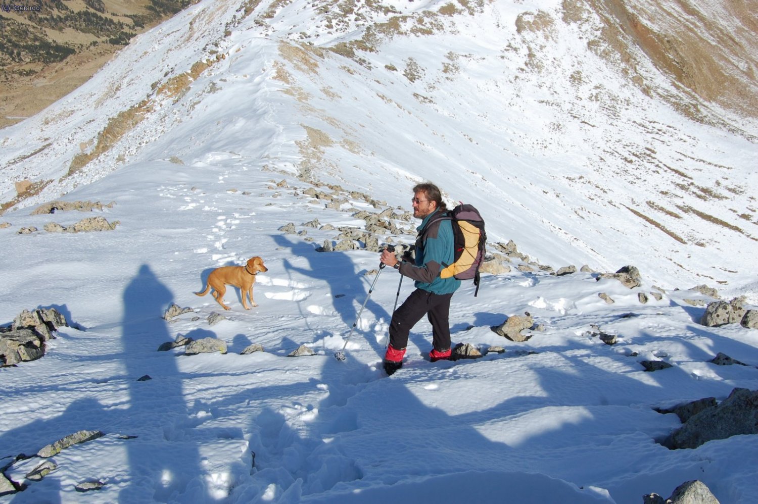 Iniciem el descens cap al nord, cap al Bacivers. Neu abundant i molt variable, en general encrostada en superf&iacute;cie, de vegades molt dura.
