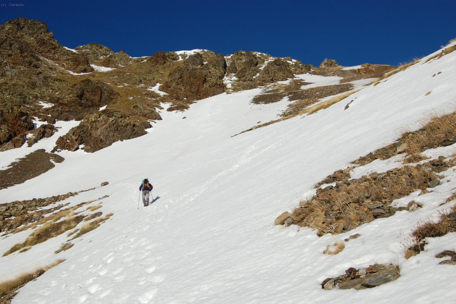 Ens anem acostant al Coll de la Mina, al sudest del pic...
