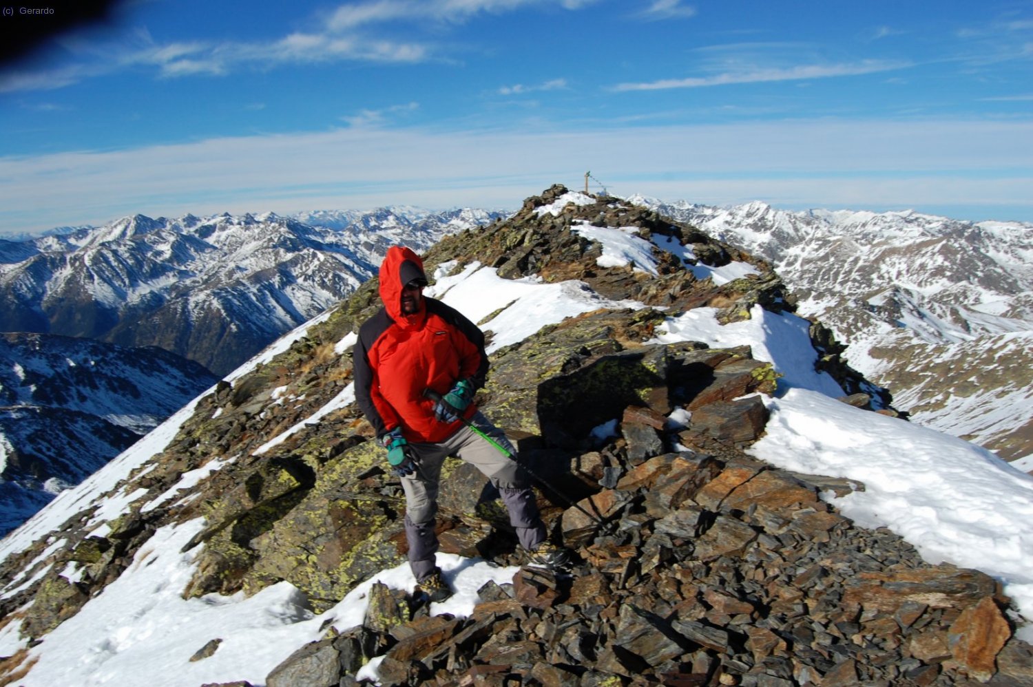 En Pep gaireb&eacute; tombat per la ventada...