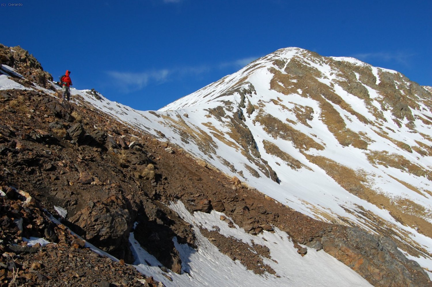 Aqu&iacute; al costat hi ha una petita cabana on ens vam poder protegir una bona estona. Per cert, la neu que s