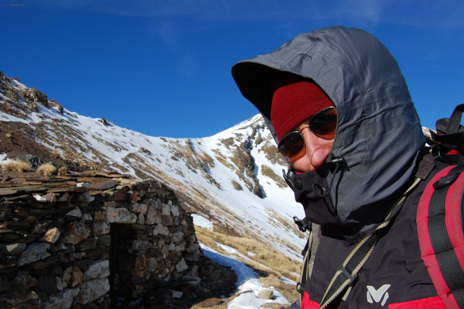 La cabana en q&uuml;esti&oacute; quan tirem cap avall i la ventada ens torna a pegar de ple.