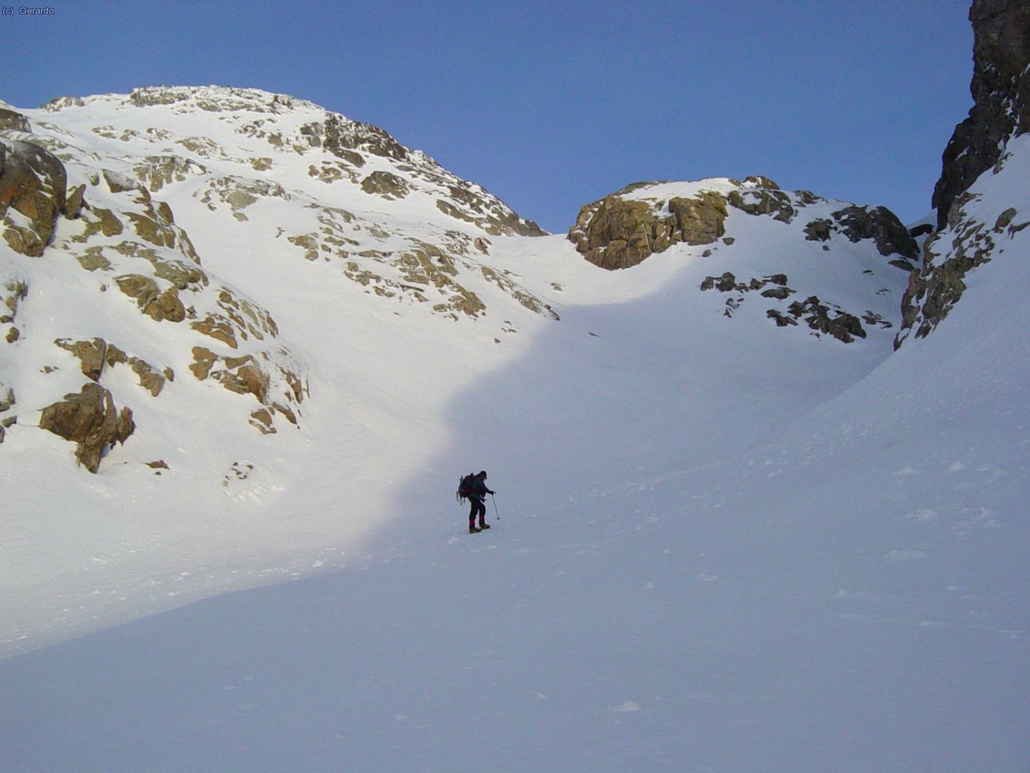 Y hay que ir saliendo de ella. Tenemos el primer contacto con el sol.