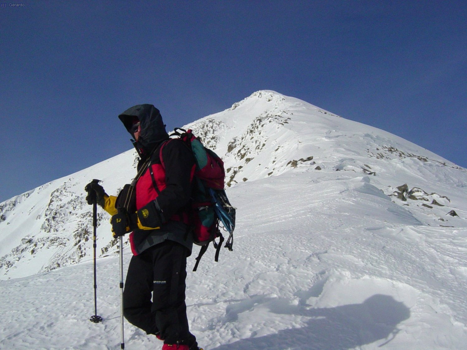 Aqu&iacute; estoy yo, recuper&aacute;ndome un poco de la &uacute;ltima hora y pico de ascensi&oacute;n, la m&aacute;s dura.