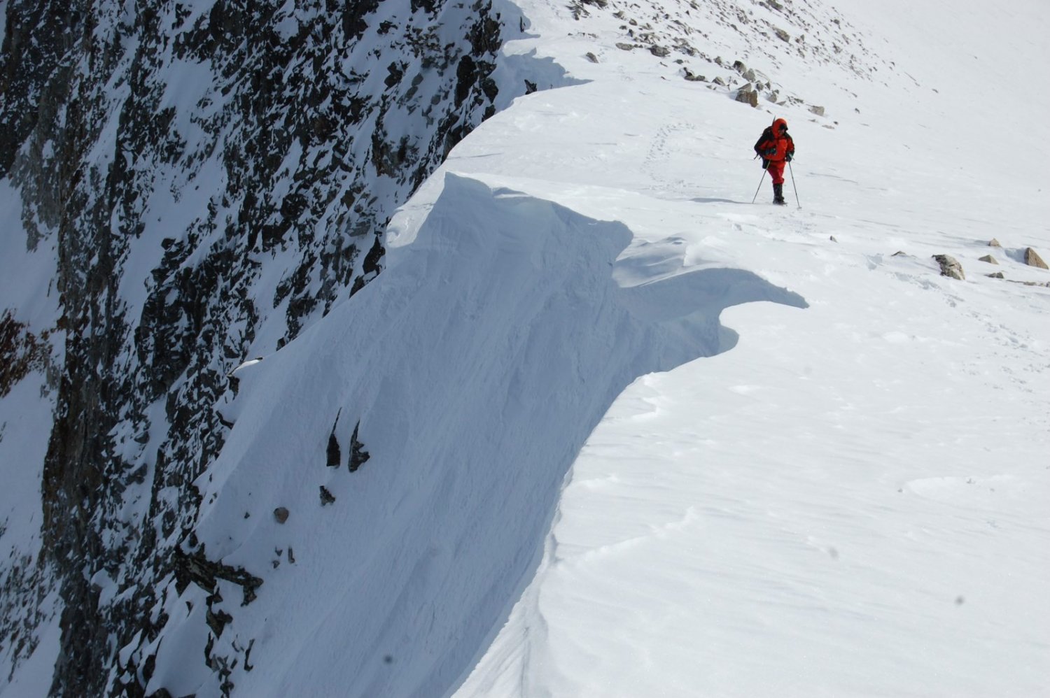 Un detalle de las cornisas hacia el norte.
