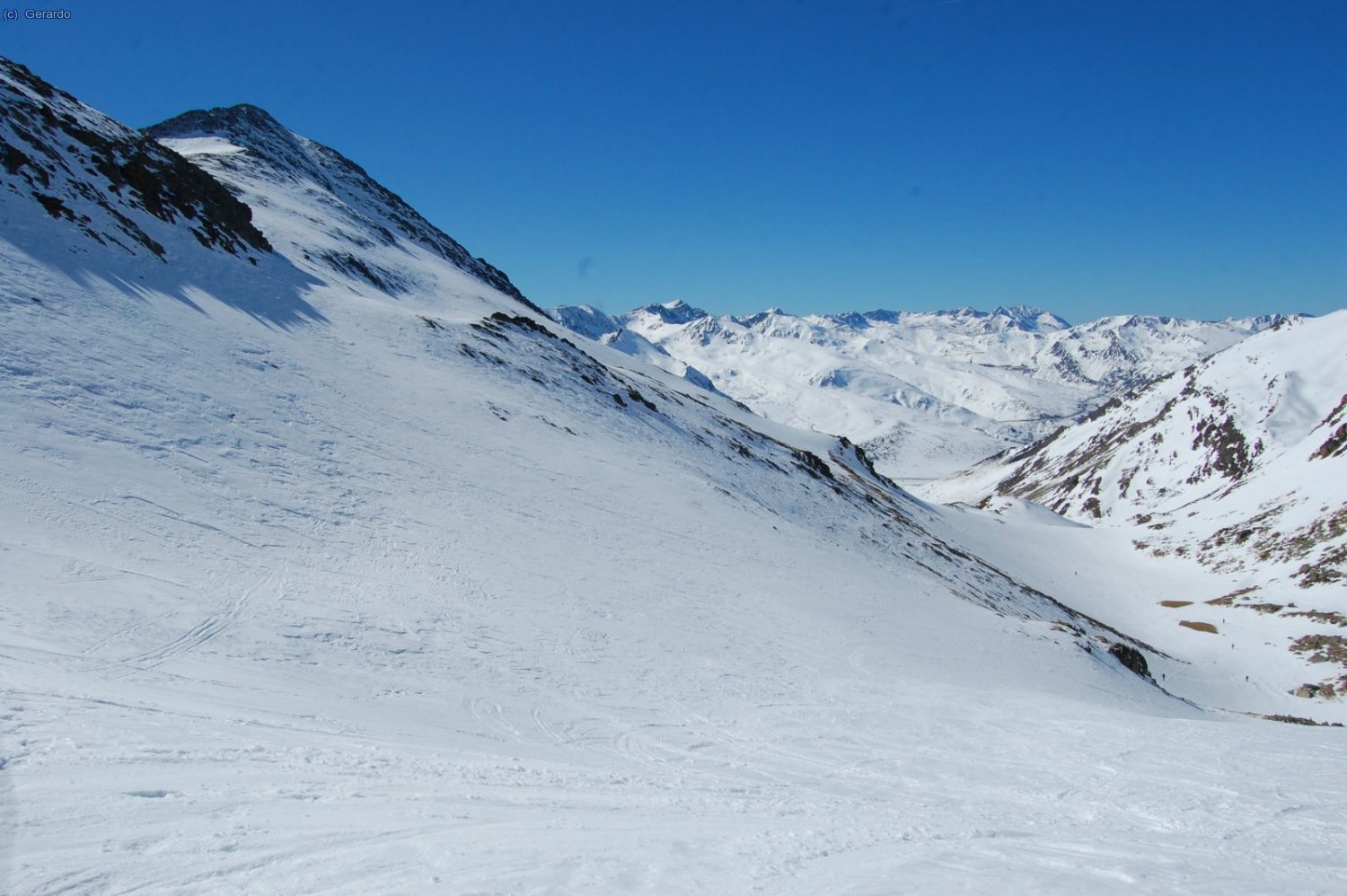 Desde el coll, nuestro pico a la izquierda y la coma d