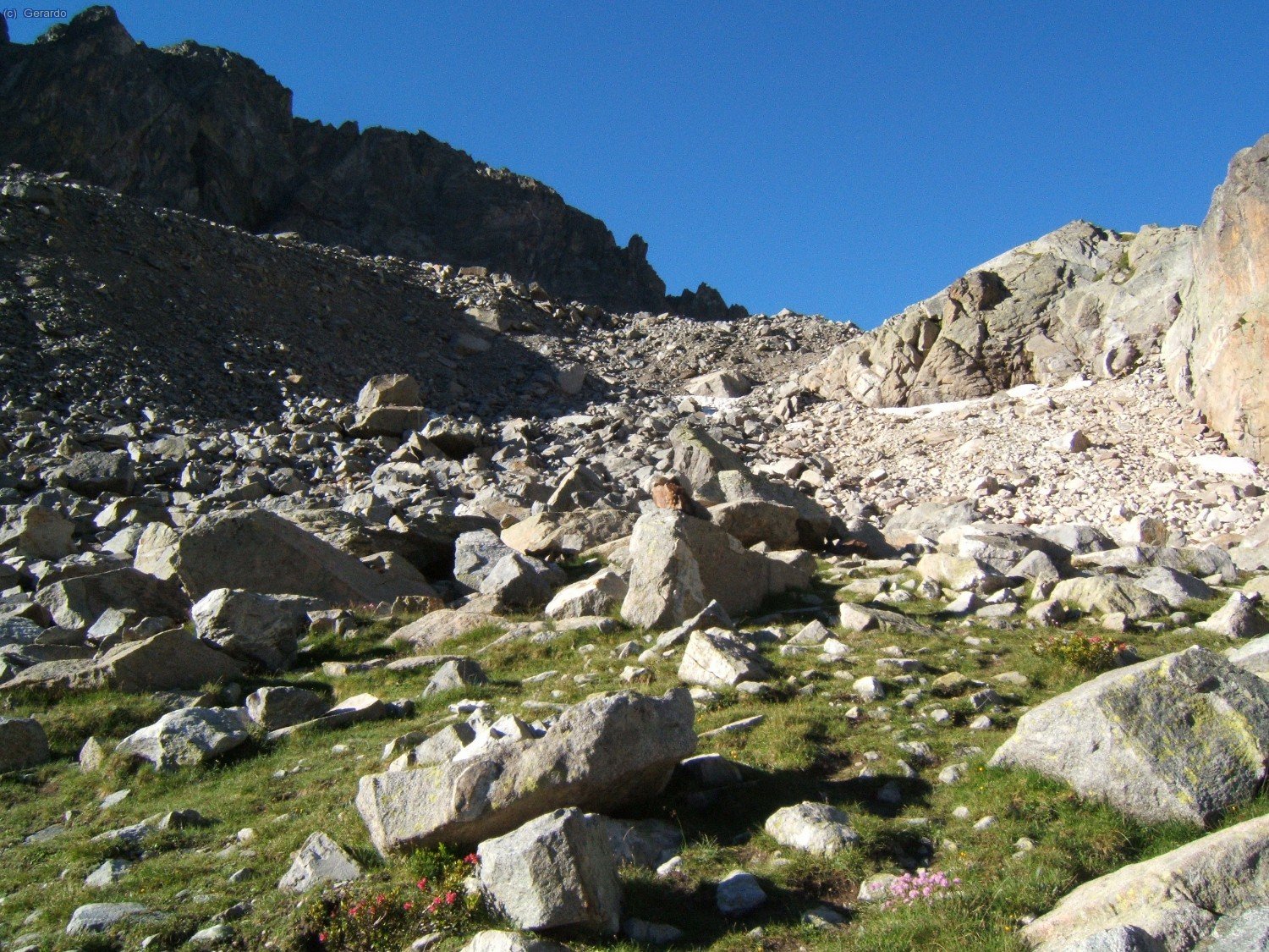 A ratos mucha piedra.