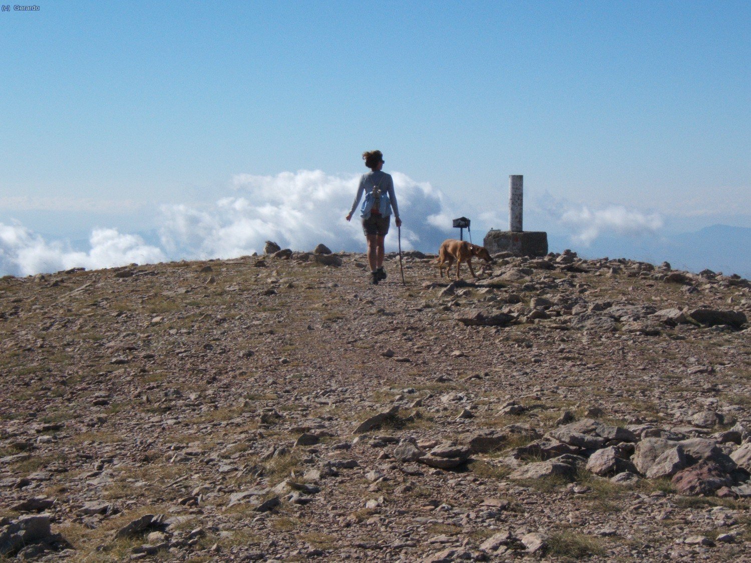 Llegando a la cima. Hora y media desde Els Alabaus. 