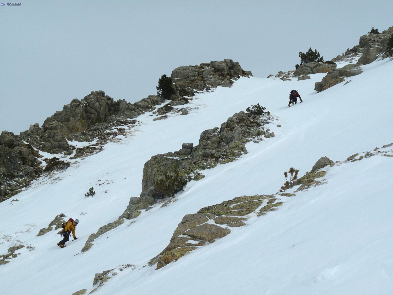 Jorge nos captura en el descenso, Santi abajo y yo por arriba.