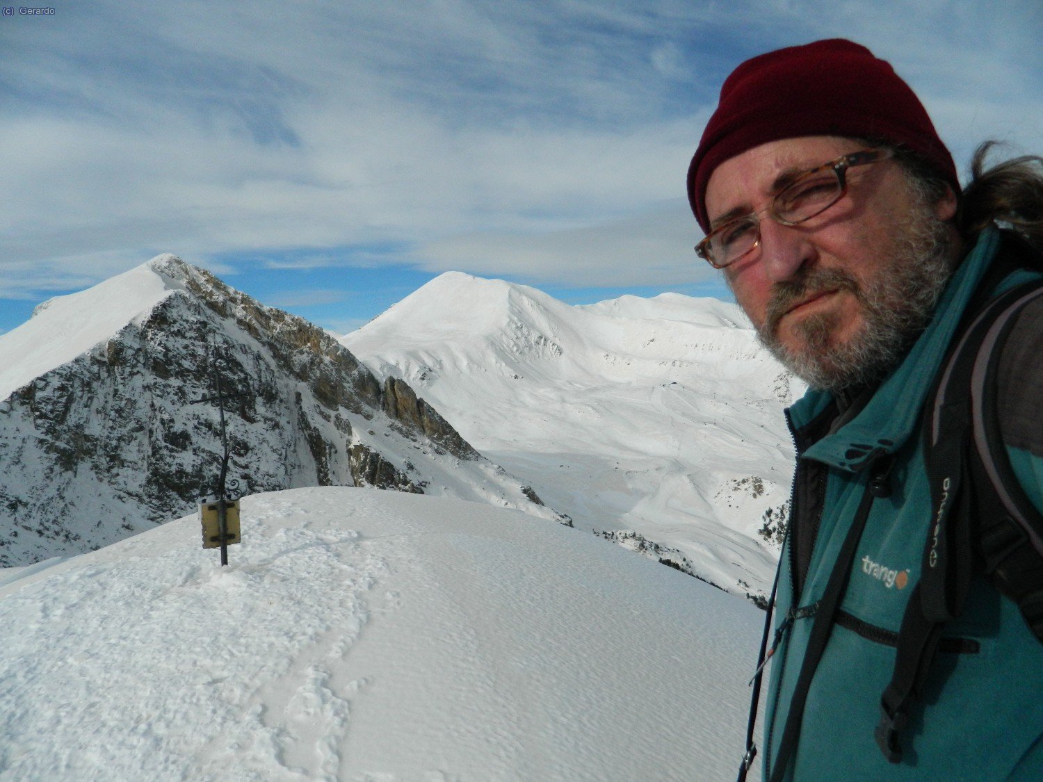 Pues llegando a la cima del Gra de Fajol Petit, con la pir&aacute;mide del Gra de Fajol Gran a  la izquierda, y al fondo Bastiments y Bacivers.