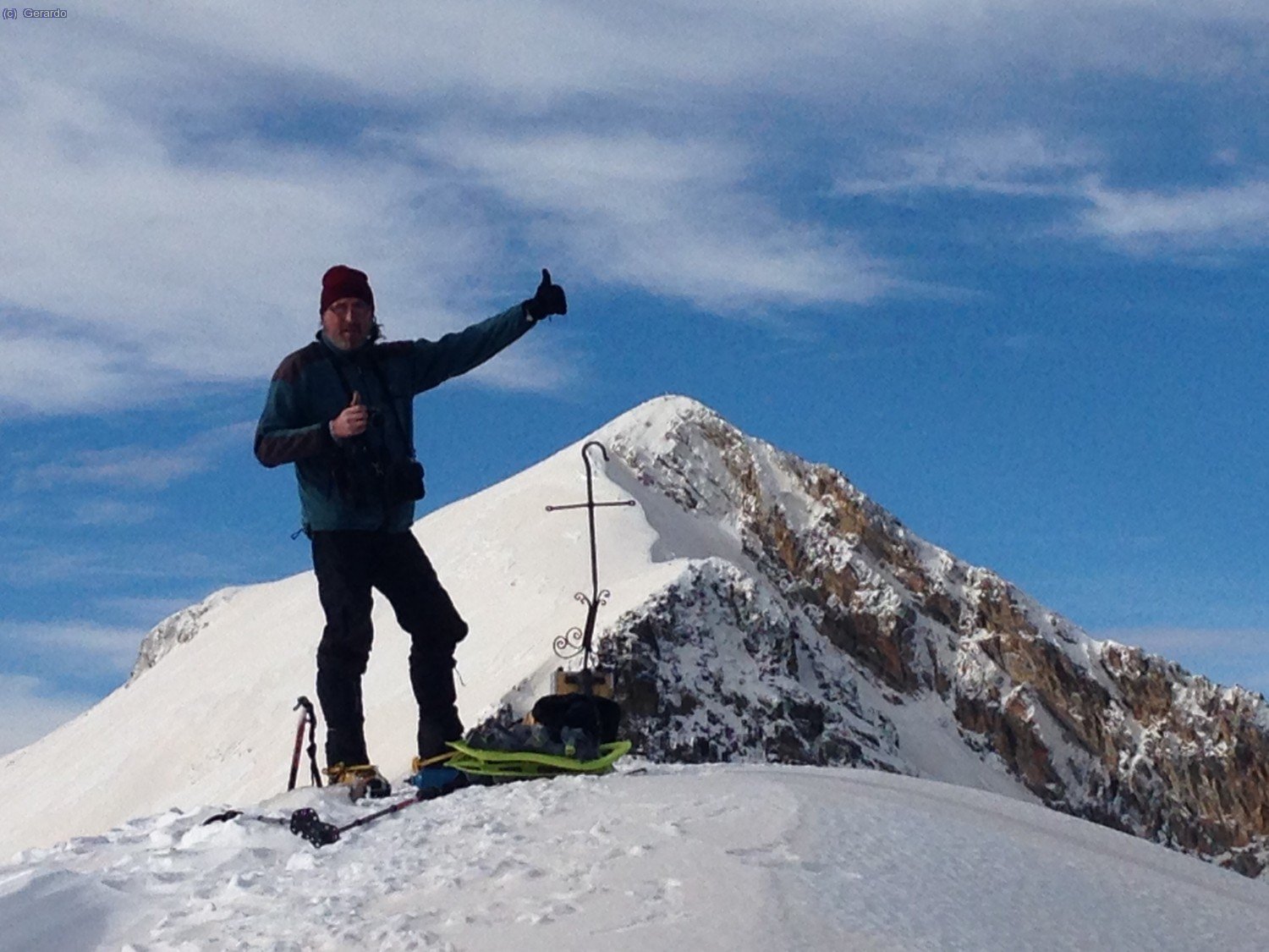 ... y aqu&iacute; muy contento.