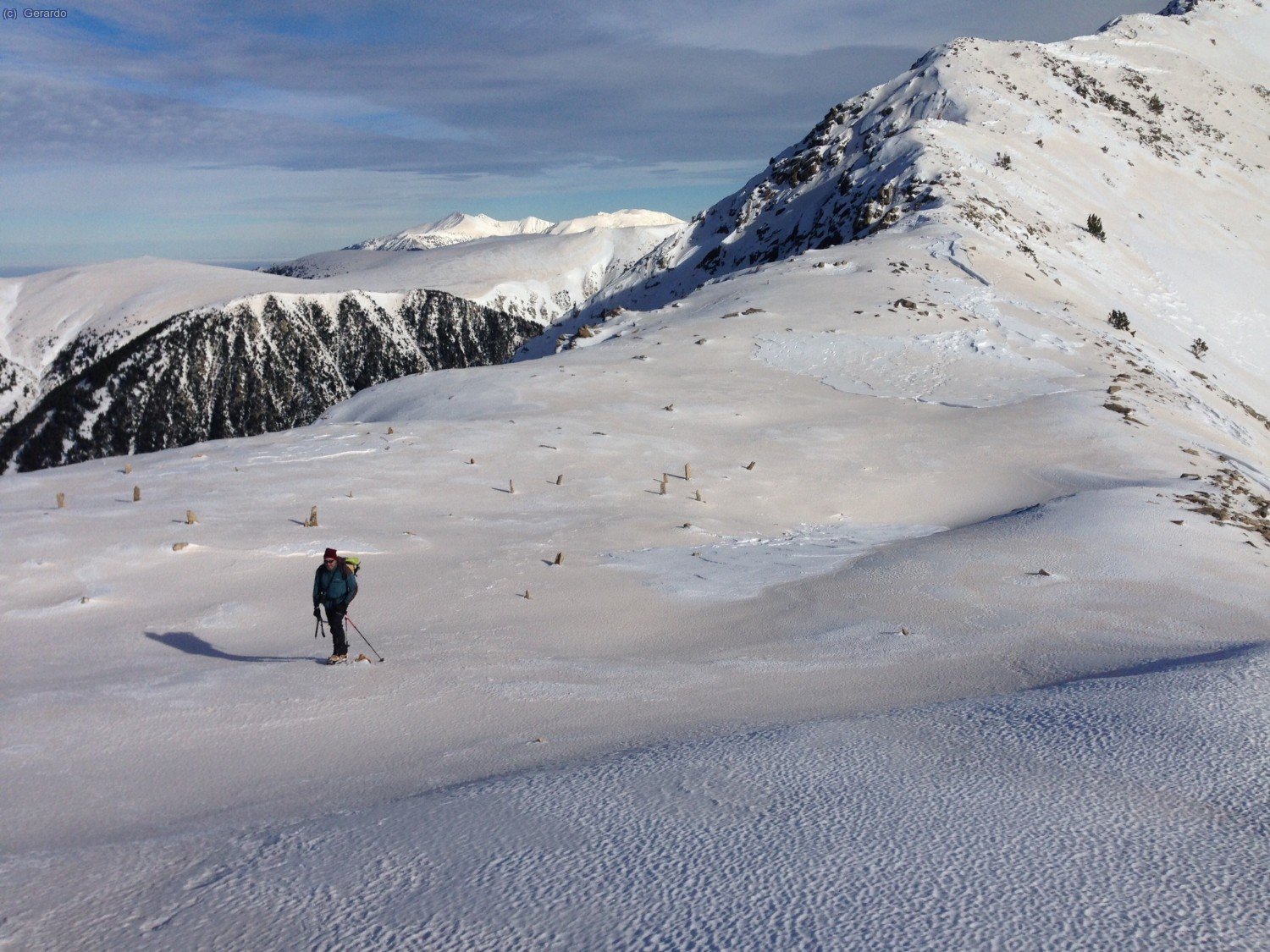 En el collado, con Canig&oacute; al fondo.