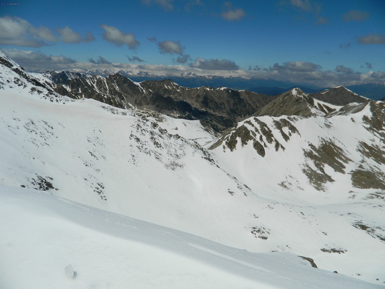 ...al nord, al fons, el Capcir, també amb núvols... 