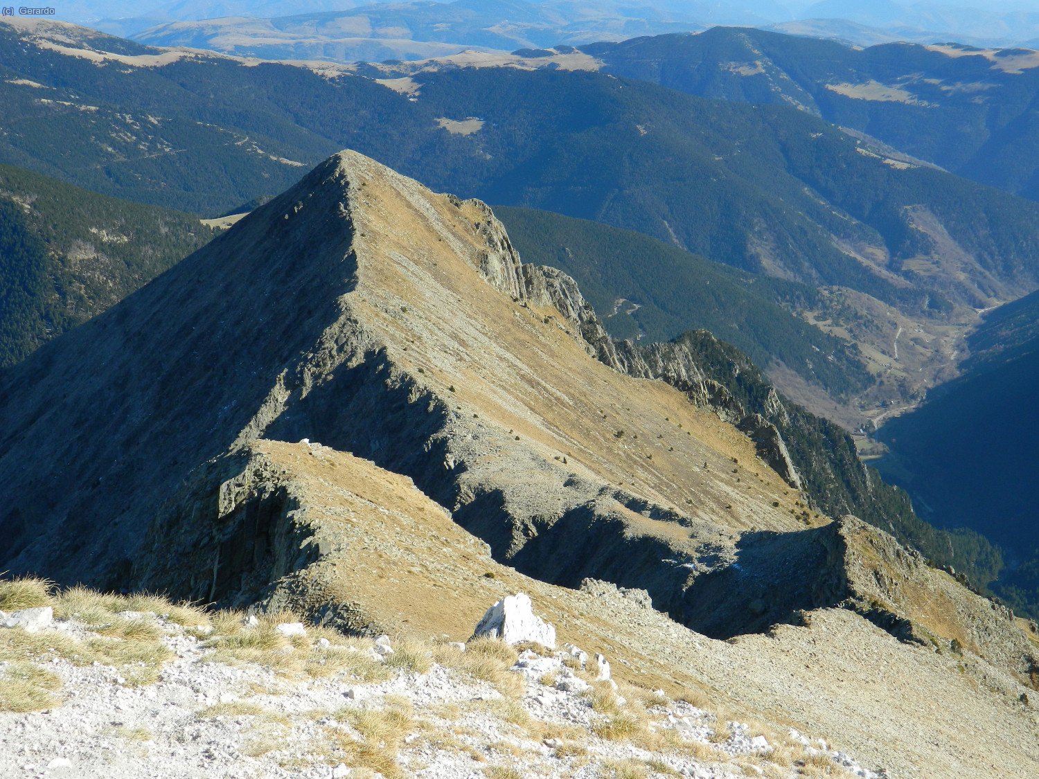 A sudest-est, el Gra de Fajol Petit.