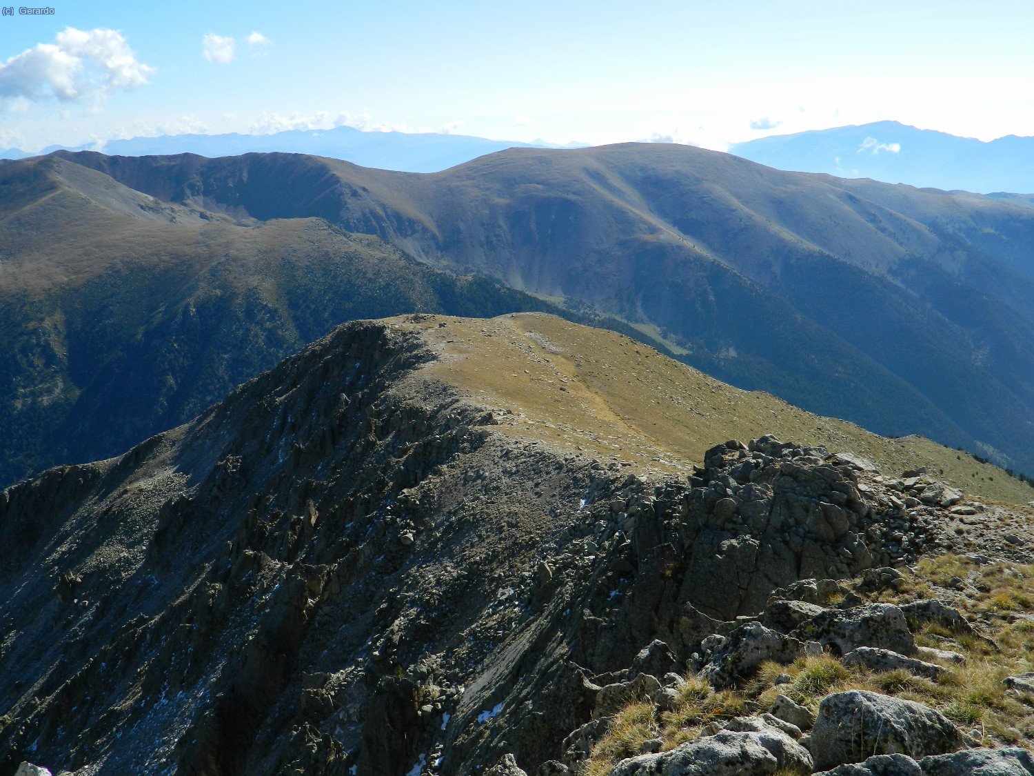 A sudest, la Carabassa a prop, i al fons Puigmal i Tossa d