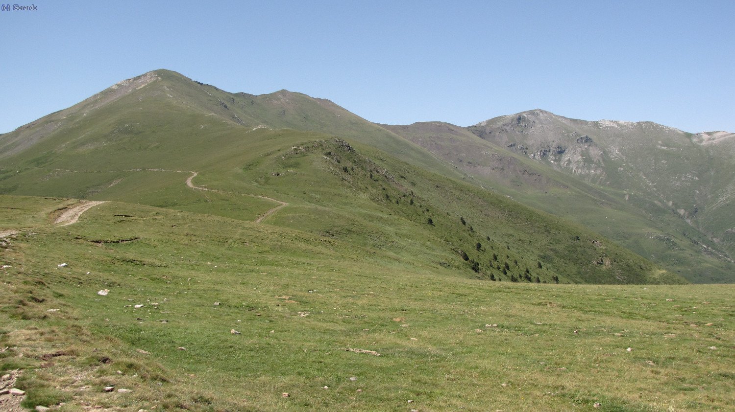 Nuestro recorrido completo ah&iacute; al fondo. Al final el Pastuira.