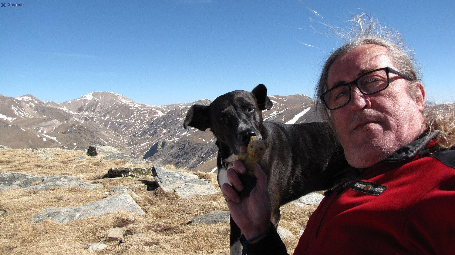 Aquí estamos los tres... (sí, mi osito apotropaico también).