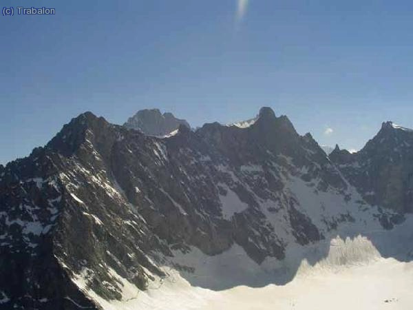 All&iacute; al fondo les Grands Jorasses. Ai, la Walker.....cuantos sue&ntilde;os al verla de nuevo