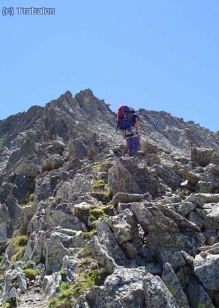 Primeros tramos fáciles en el inicio de la cresta