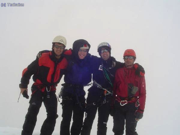 En la cima contentos. El trio esloveno +Pepe
