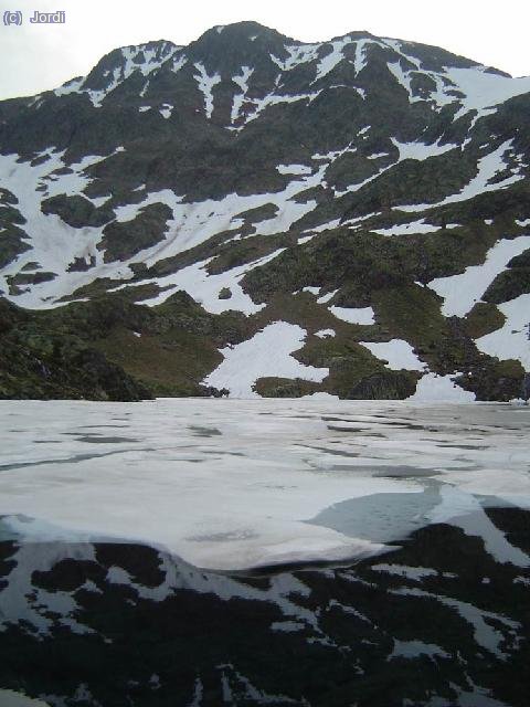 Estany d&acute;Estats y la Pica