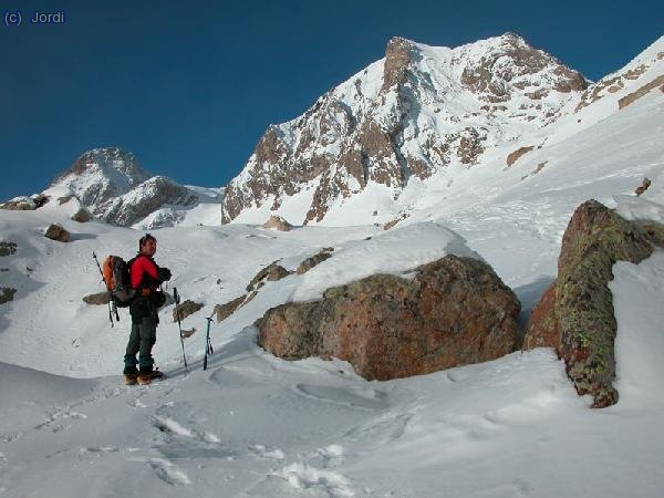 Por fin las primeras vistas: Argualas y Garmo Negro