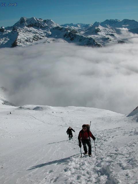 Mar de niebla, al fondo Vignemale y Ordesa