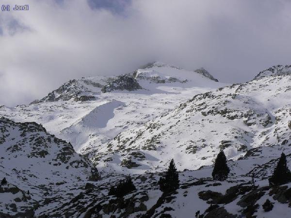 Ya sale el sol en el Aneto