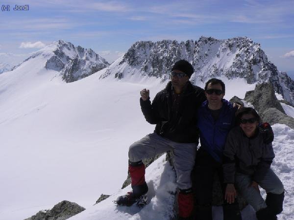 Cima con el Aneto y Maldito como tel&oacute;n de fondo