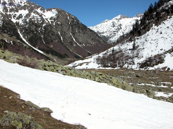 Despr&eacute;s de la primera cascada mirant avall