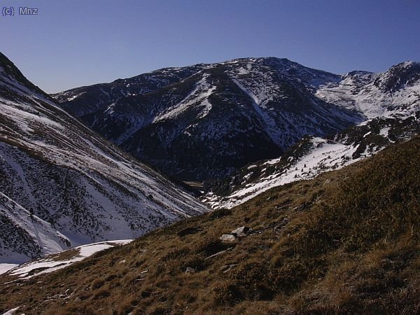 Vista al Puigmal, en el valle el Santuario de Nuria