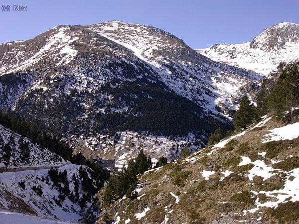 Vista al Puigmal, en el valle el Santuario de Nuria