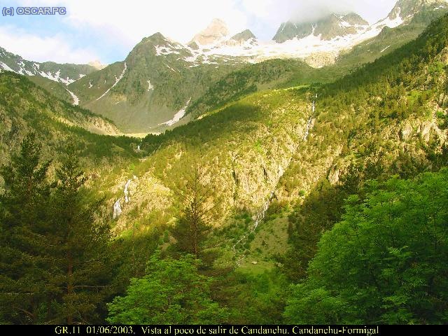 Vista al poco de salir de Candanchu, direcci&oacute;n Formigal por la GR11.