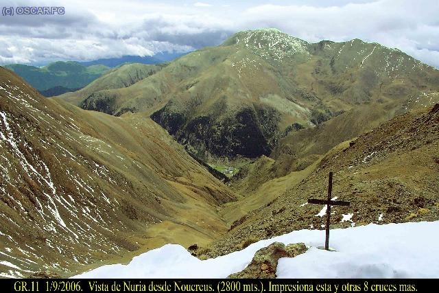 Vista desde Nou Creus de Nuria. Impresiona esta y otras 8 cruces m&aacute;s.
