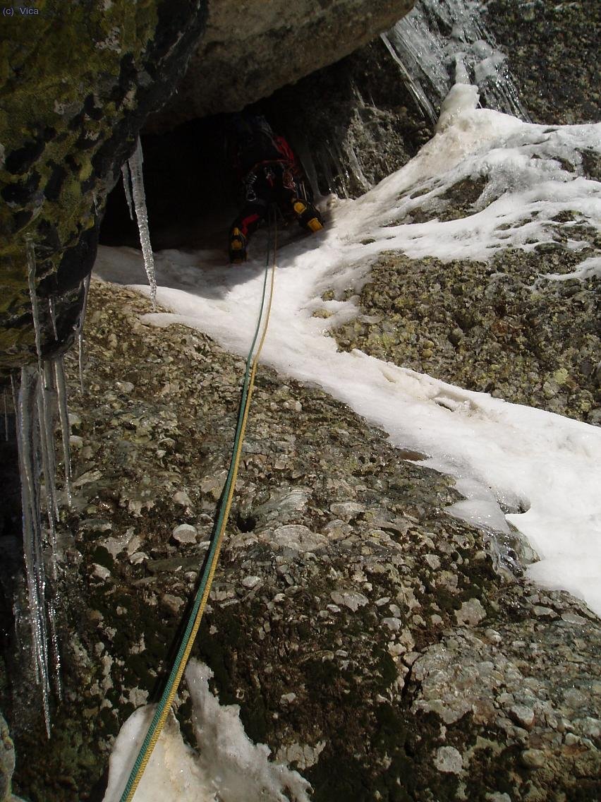 Todavía faltaba lo más duro, travesía horizontal y roca vertical.