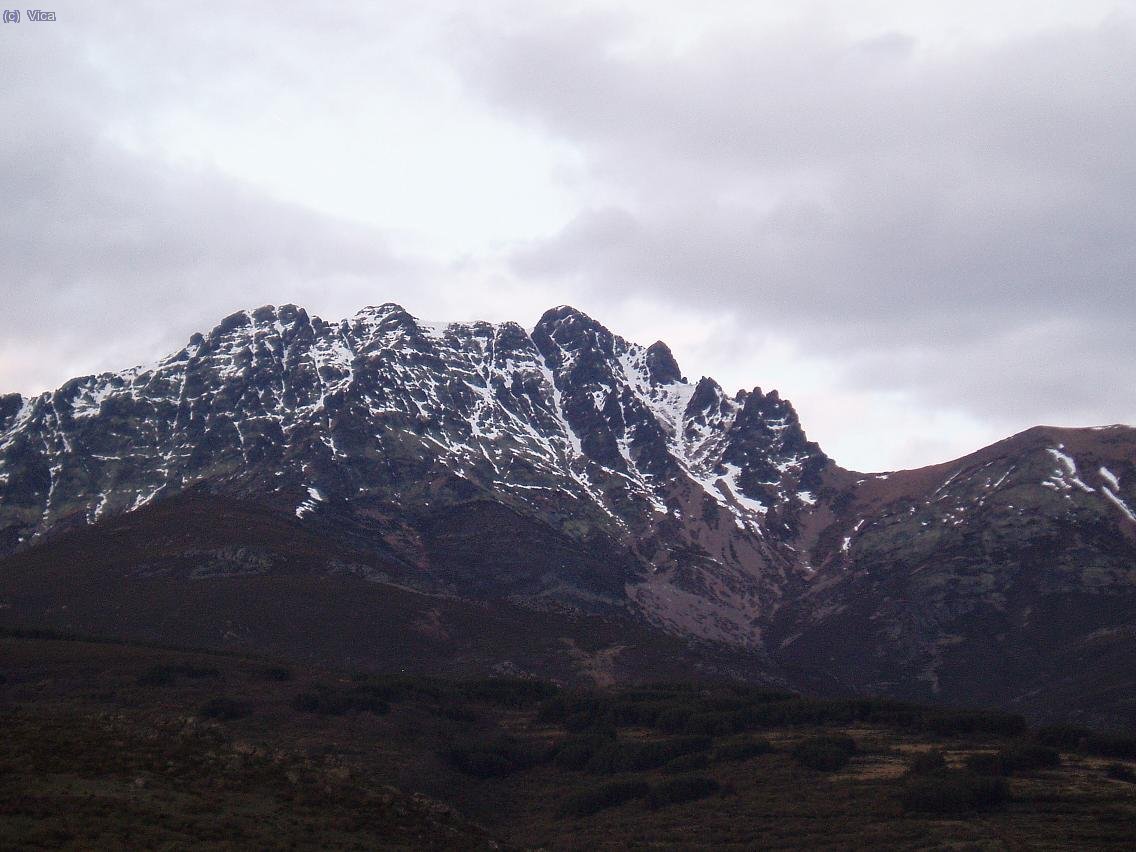 Cara Sur del Curavacas desde Triollo.