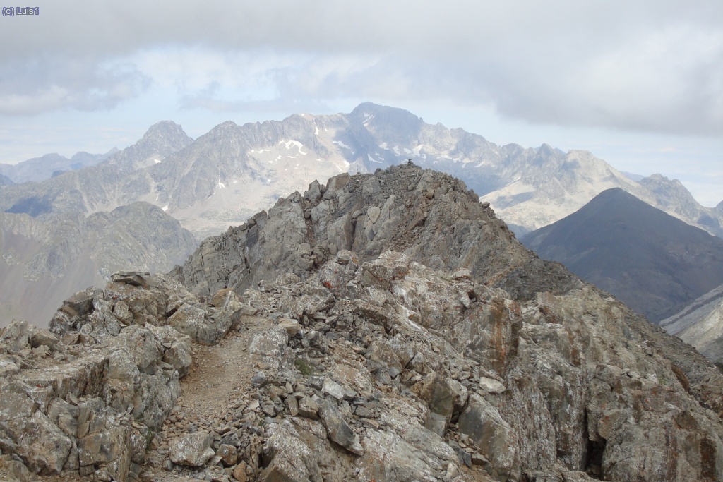 Foto desde al Algas hacia el Algas Norte, y al fondo el Balaitus.