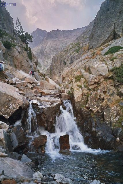 Cascada de los Ibones de Arriel ya ascendiendo hacia el Balaitus