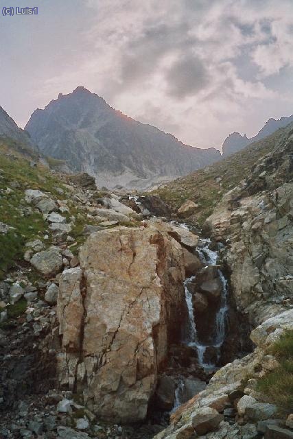 Balitus y la Gran Diagonal desde &uml;la cascada/desag&uuml;e del Gorg Helado