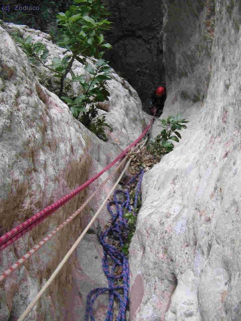 sera por cuerdas... Japallas rapelando