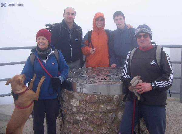en la cima: Dina, Sigrid, Pratenc, Nurimosa, Zodiaco y Jordi