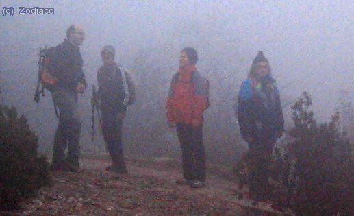 Pratenc mirando a su ídolo, junto a Jordi y Nuria