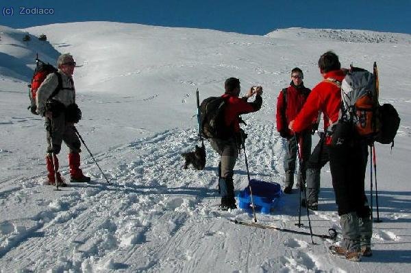 Jordi y Pratenc me fotografía, miientras Tonimd y Jam miran