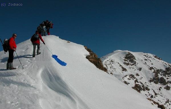 cresteando hacia el Puig Estela ( al fondo )