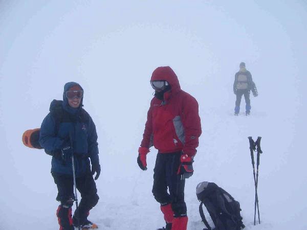 Abel, Octane y Jimiton. Cielo y suelo indistinguibles, como siempre.