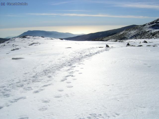 Skyline, nieve y mar.