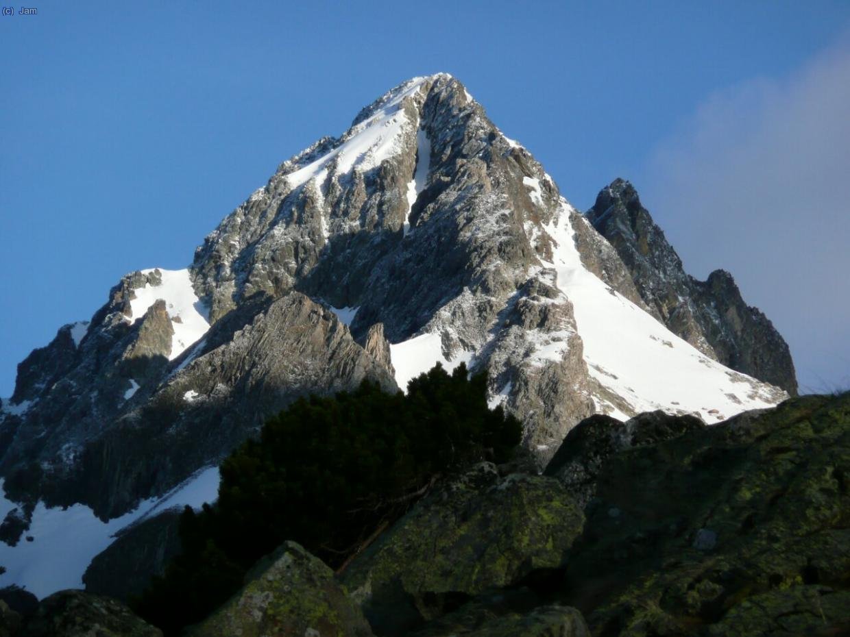 Des de el fons de la vall de Lliterola ja veim el Perdigueret.