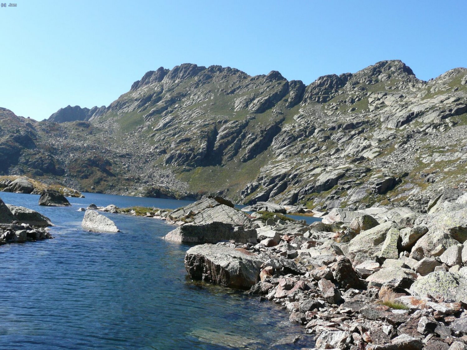 La cresta amb l’Estany als seus peus.