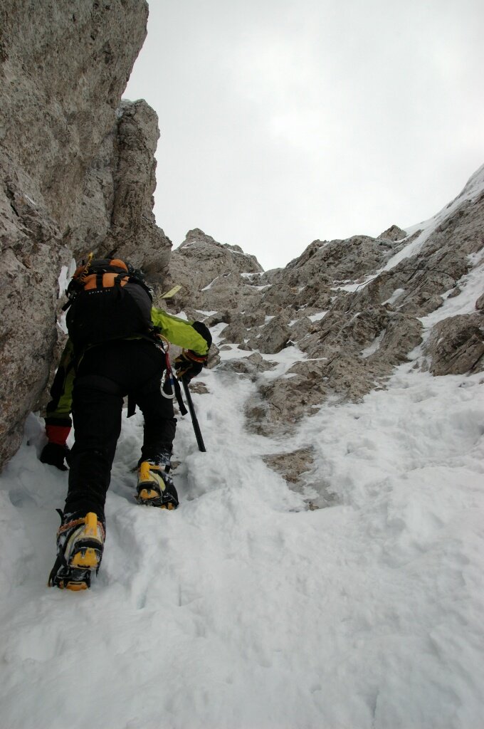 Despr&egrave;s del tram de neu torna a sortir mes pedra.