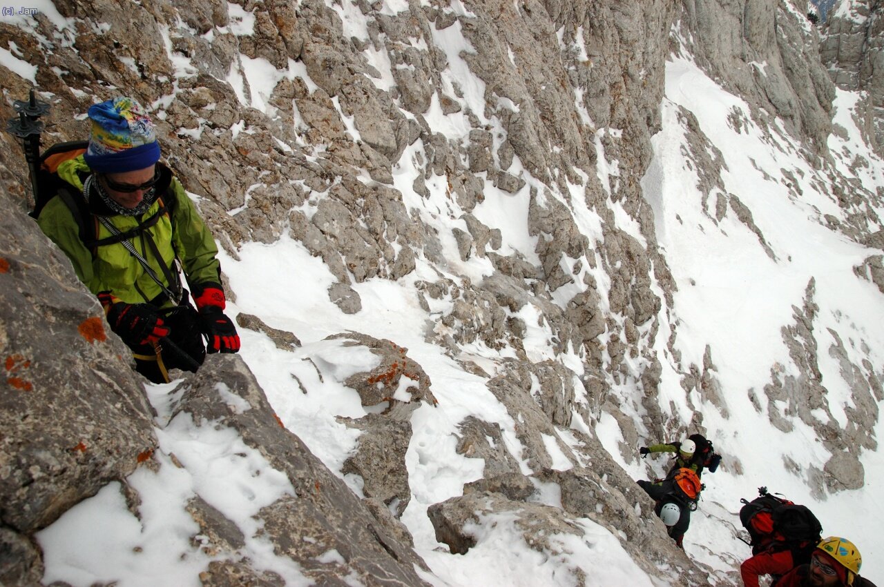 Primer comencem amb pedra i gel.
